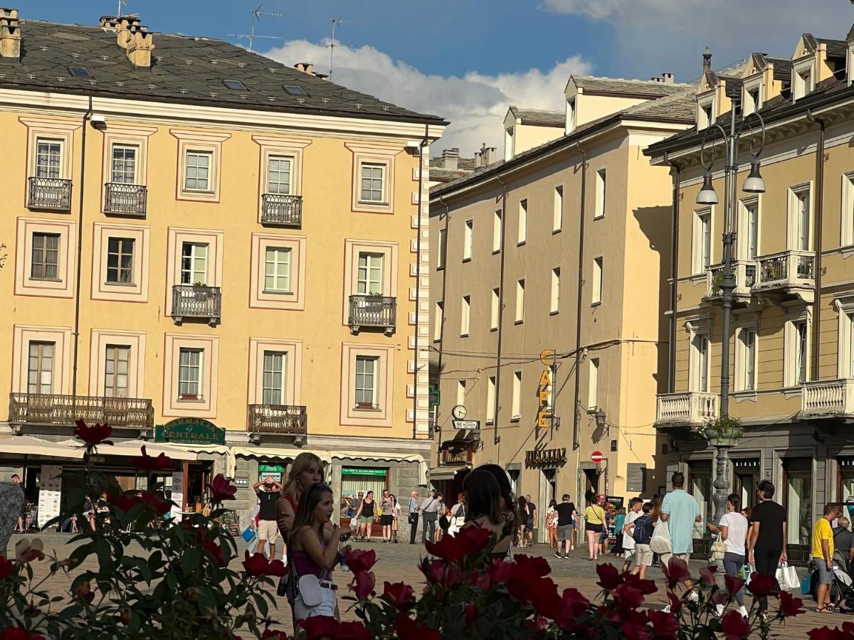 Belabri - Central Charme&Comfort -Mansarde E Appartamento Aosta Esterno foto