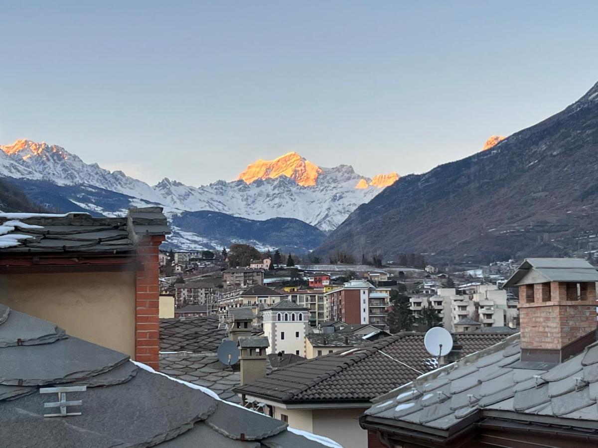 Belabri - Central Charme&Comfort -Mansarde E Appartamento Aosta Esterno foto